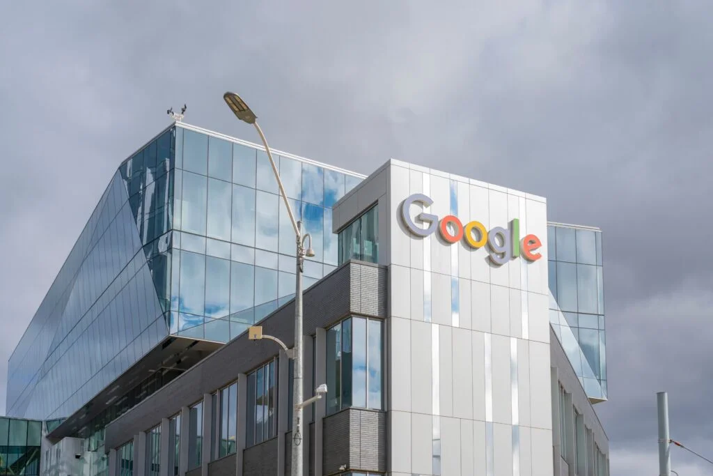 Google's 'Golden Goose' Under Threat As GenAI Surges And Apple Rethinks Search Ties, Warns Gene Munster