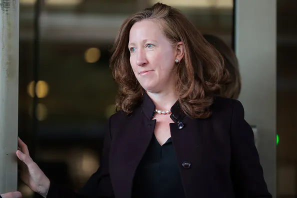 Apple poaches Meta’s chief legal officer