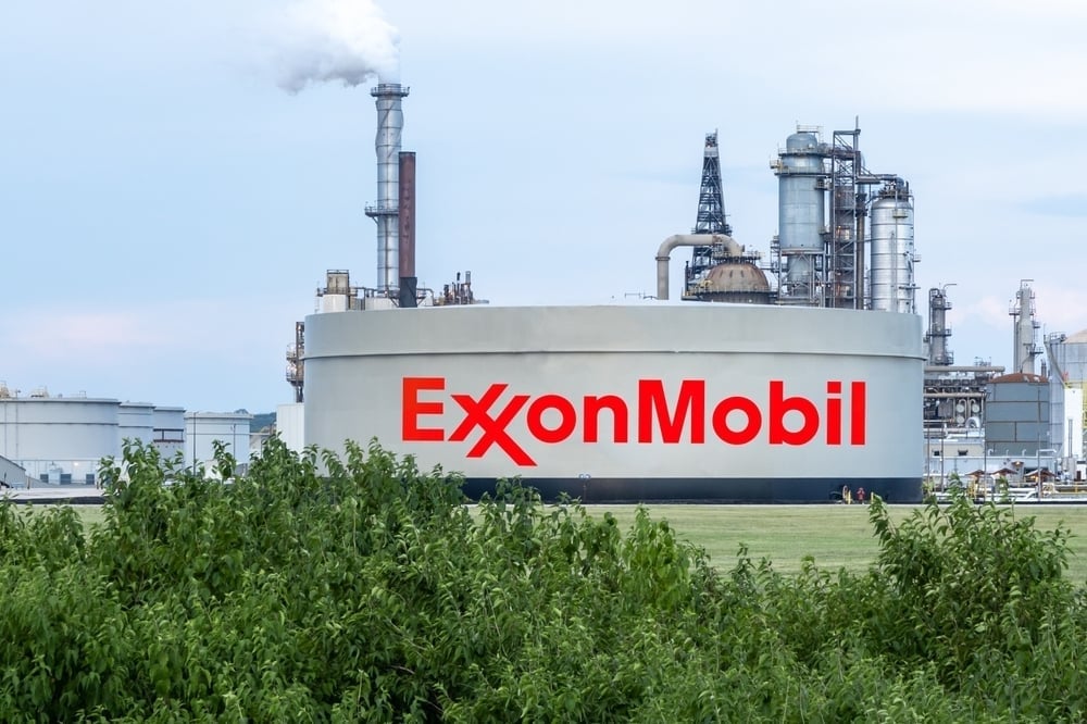 ExxonMobil Stock Falls Monday: What's Happening?