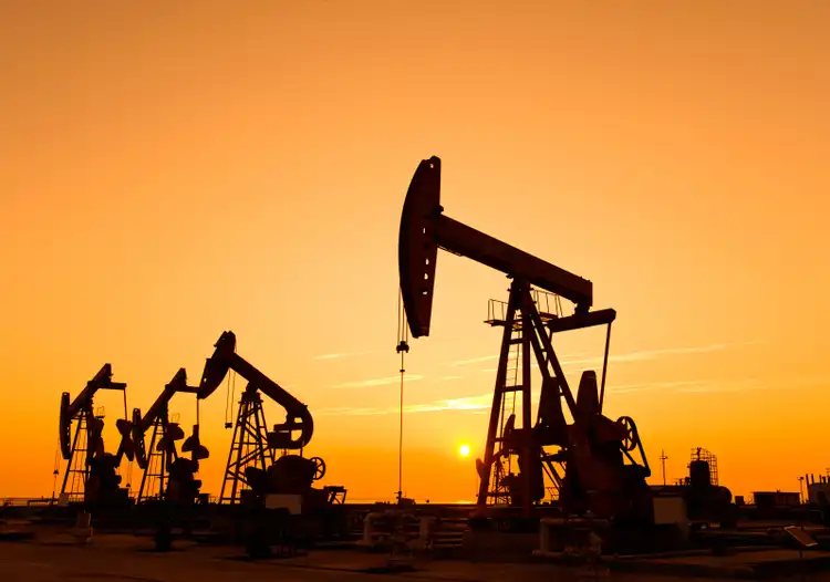 Imperial Oil slips despite Q1 earnings topper as refining throughput drops