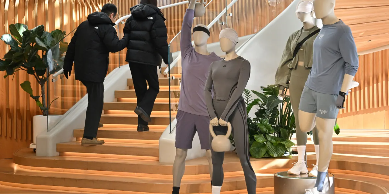 Lululemon Went From Darling Stock to Disaster. How to Fix It.