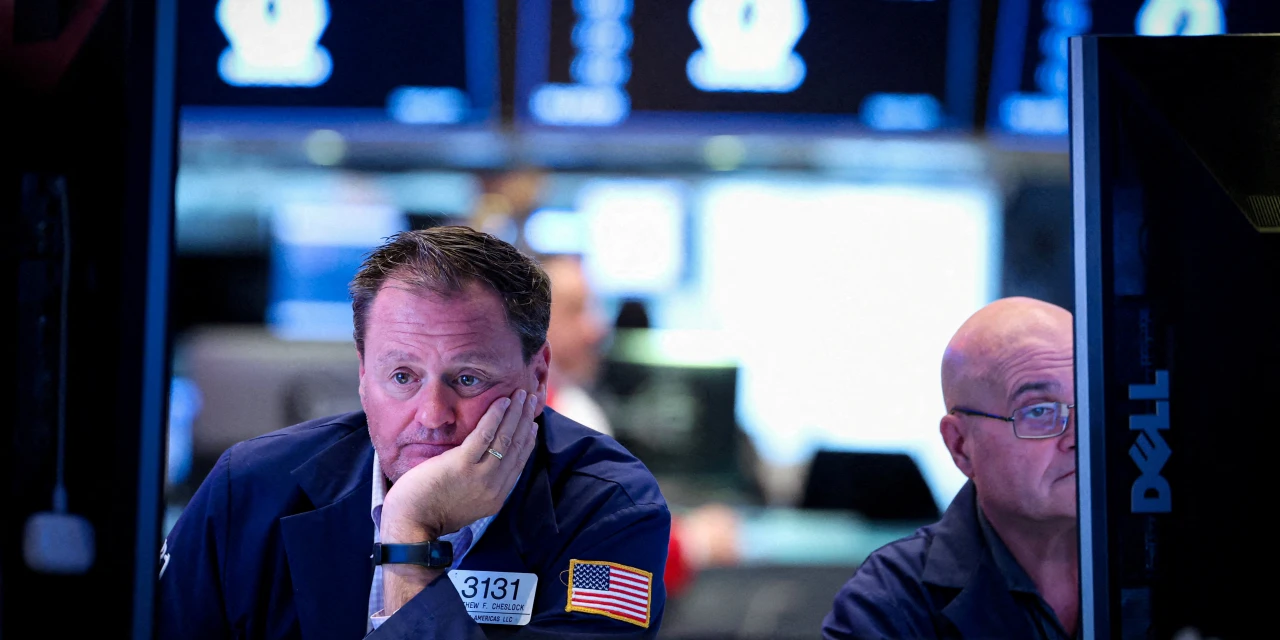 AI Selloff Deepens, Oil Jumps and Crypto Falls
