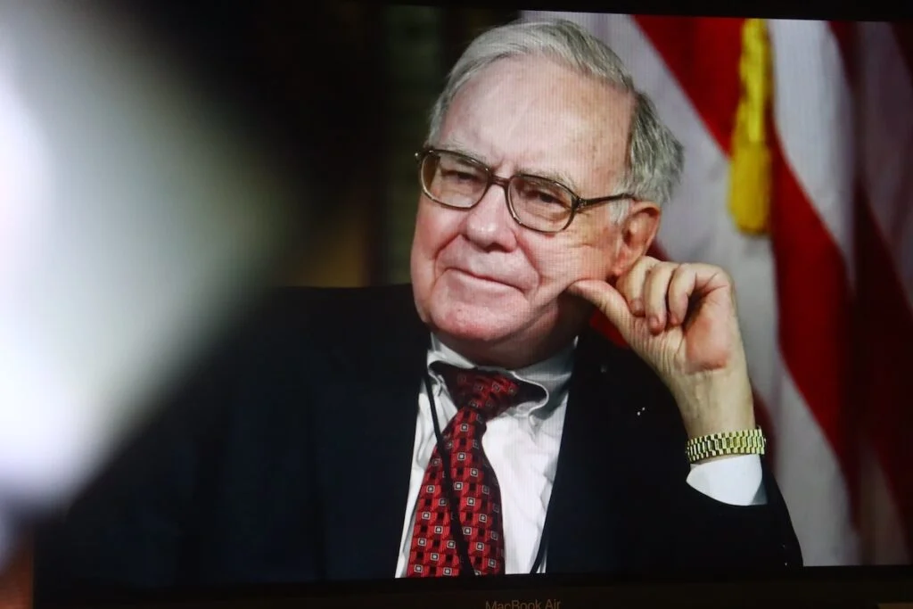 Warren Buffett, Steph Curry Charity Lunch Auction Ends: Here's The Winning Bid Amount