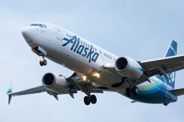 Alaska Airlines IT outage halts flights