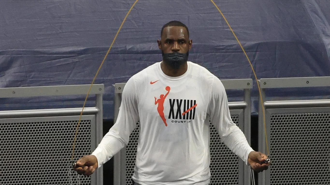 LeBron James Has a Fix for Nike as It Heads Into Its Worst Year Since Jordan Retired
