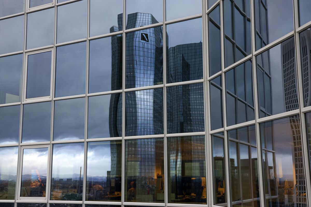 Deutsche Bank Leads EU Lenders’ Exposure to Shadow Banks