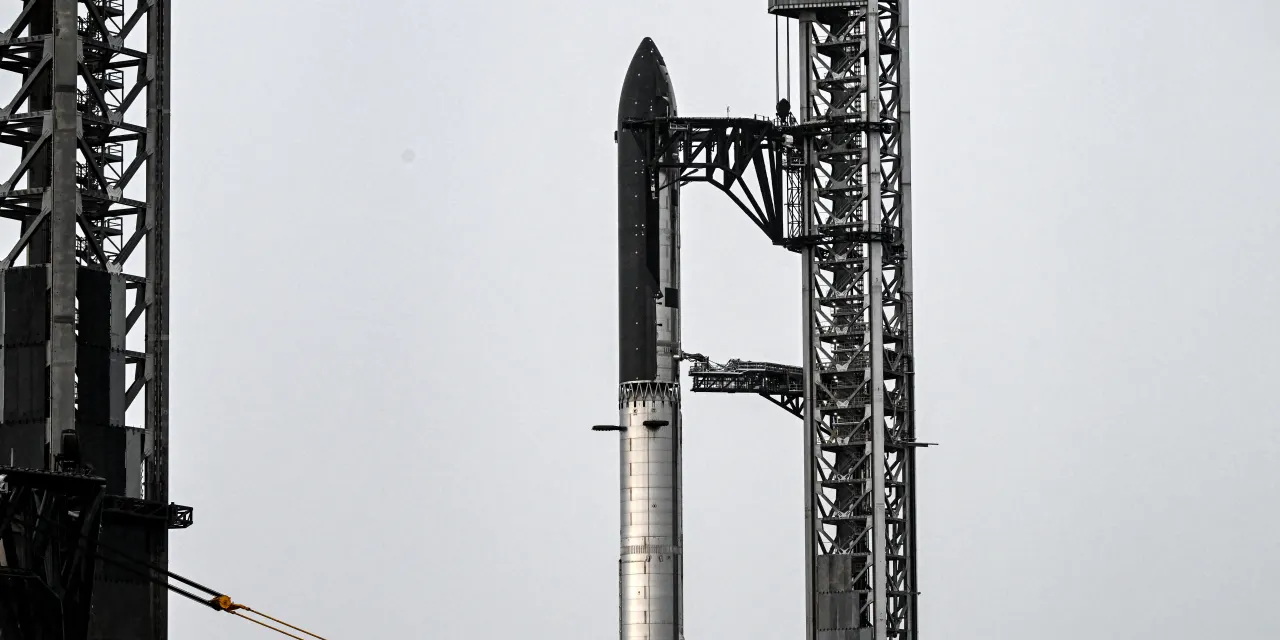 The SpaceX Paradox: How Can a Money-Losing Company Be Worth $2 Trillion?