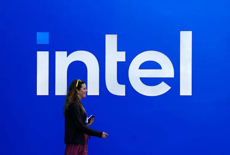 Seeking Alpha subscribers are critical of U.S. government stake in Intel