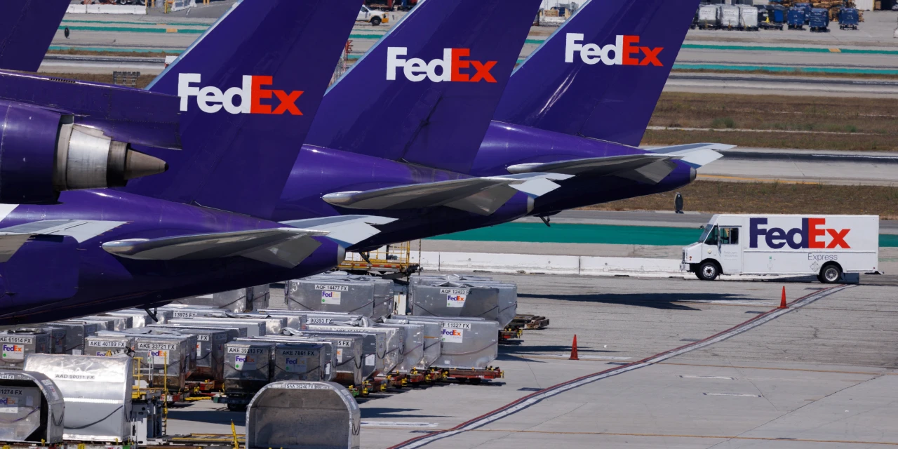 FedEx Posts Higher Sales, Boosts Outlook