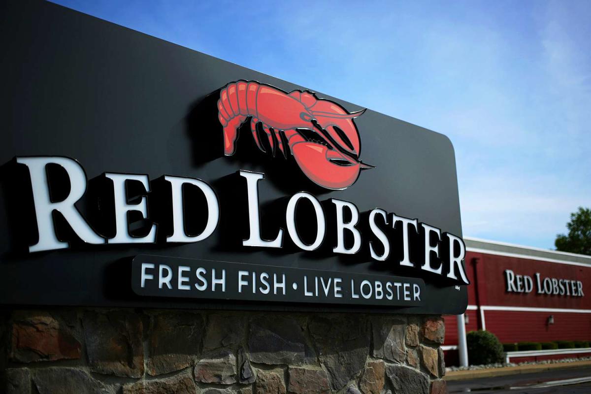 Red Lobster Is Considering Bankruptcy Partly Due to $11 Million Loss from Endless Shrimp Deal: Report - Yahoo Finance