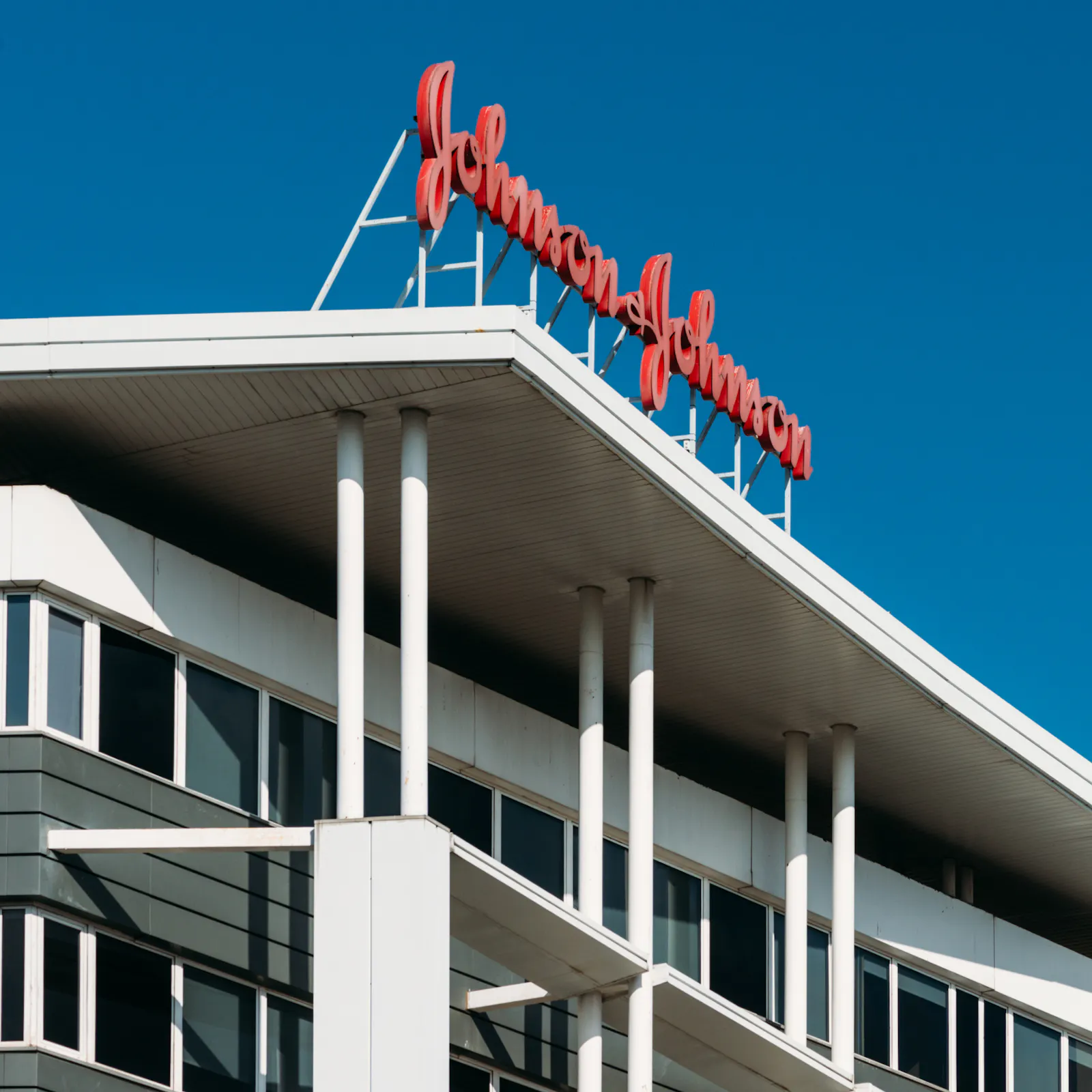 Johnson & Johnson pops on top- and bottom-line beat, boost to full-year outlook