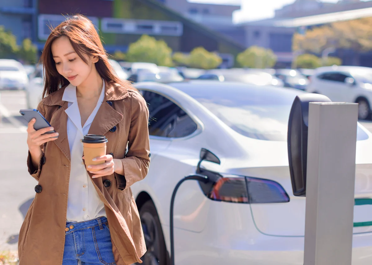 As Robotaxis Spread, Carmakers Must Choose Between Owning the Customer and Selling the Car