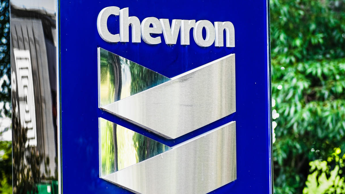 Warren Buffett Made a Bigger Bet on Chevron Stock: Is It a Good Investment? - Yahoo Finance