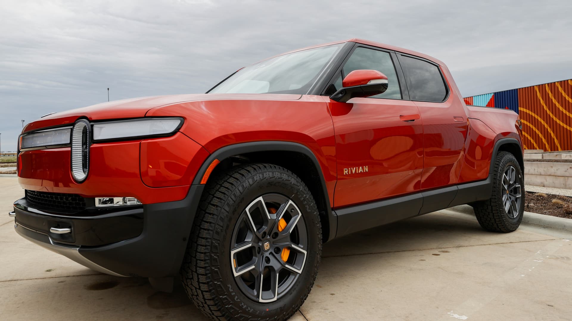 I drove Tesla FSD, Rivian Autonomy+ ‘hands-free’ driving systems. Here’s how they compare