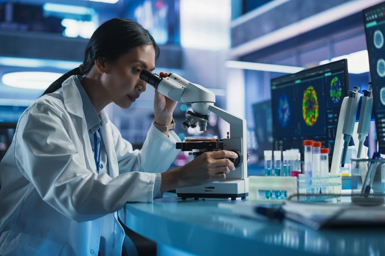 Alnylam Delivers Q1 Surprise, Analysts Highlight Amvuttra Momentum, Limited Tariff Risk