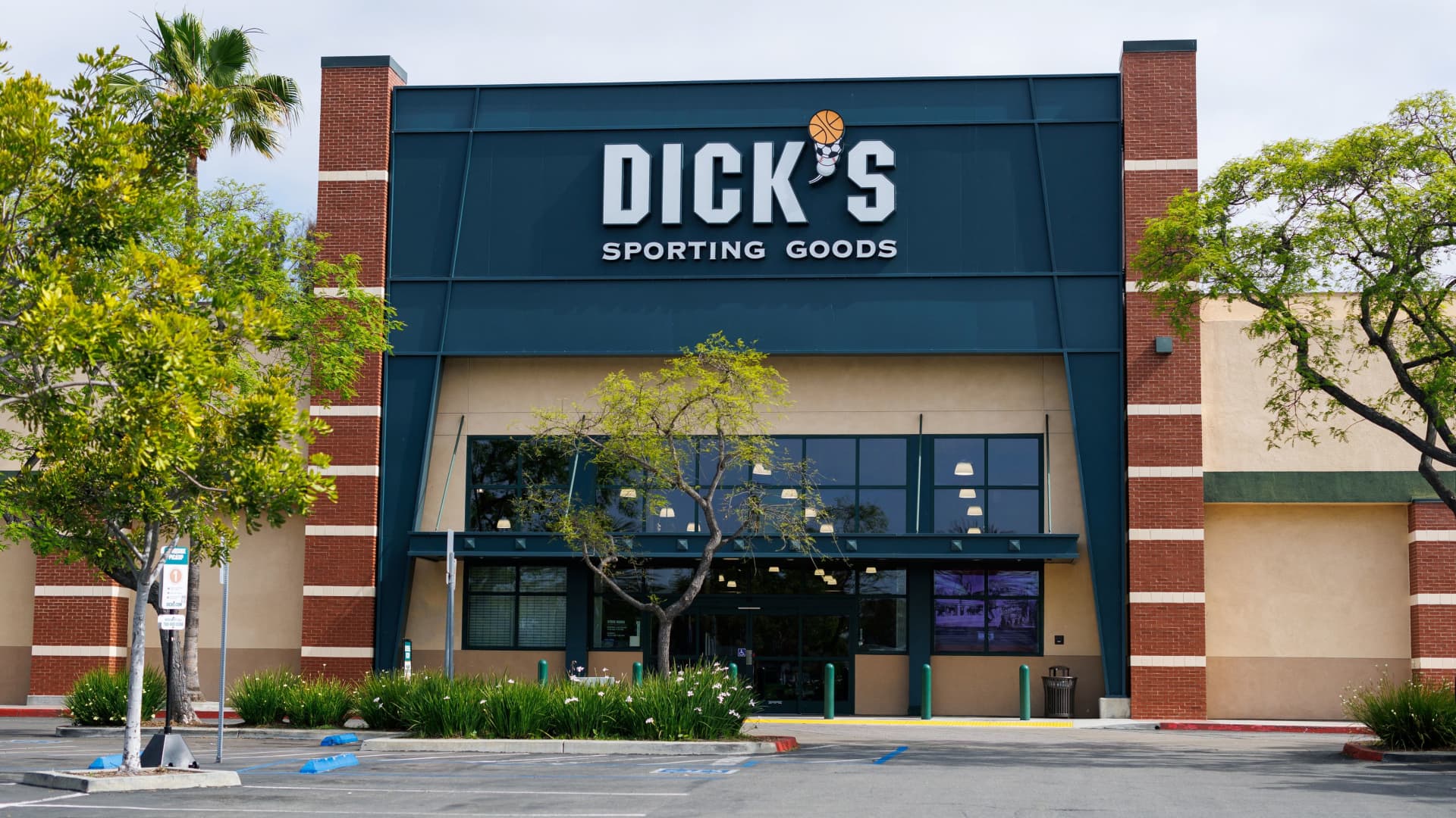 Dick's Sporting Goods raises guidance after second-quarter earnings beat