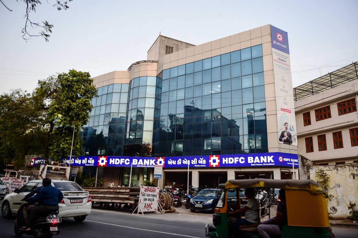 HDFC Crisis Is Exposing the Cracks in India Inc.