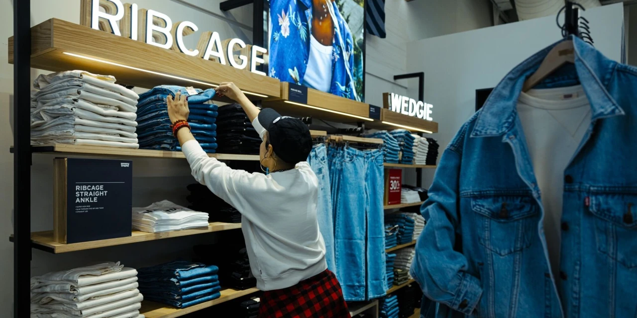 Stocks to Watch: Levi Strauss, Delta Air Lines, Blue Owl