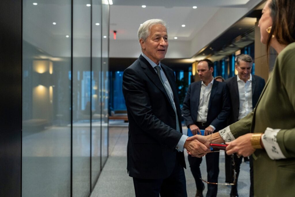 Brian Armstrong Claps Back At Jamie Dimon After JPMorgan CEO's Stablecoin Criticism