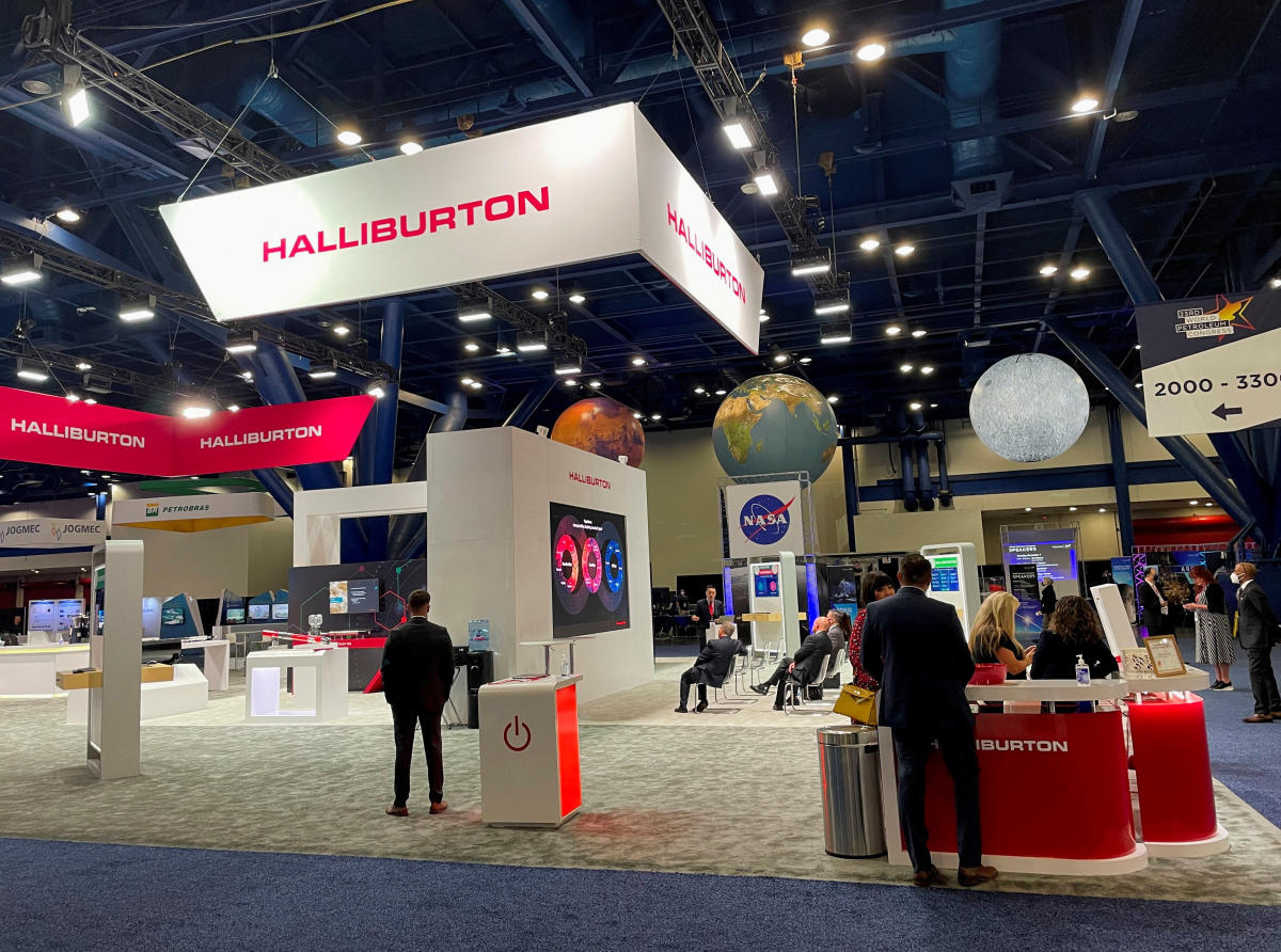 Halliburton sees best profit in 12 years despite shrinking shale