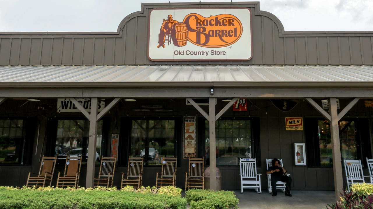Cracker Barrel diners are sounding the alarm; here’s what reportedly has them furious