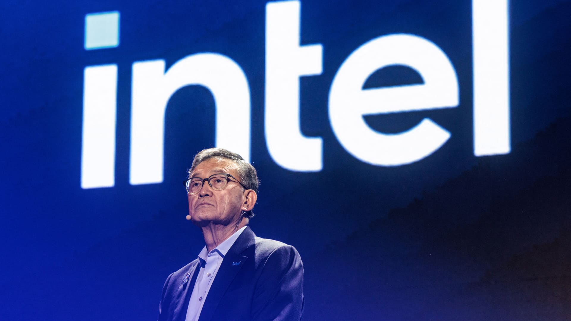 Intel stock plunges 20% as chipmaker blames PC slowdown for weak guidance