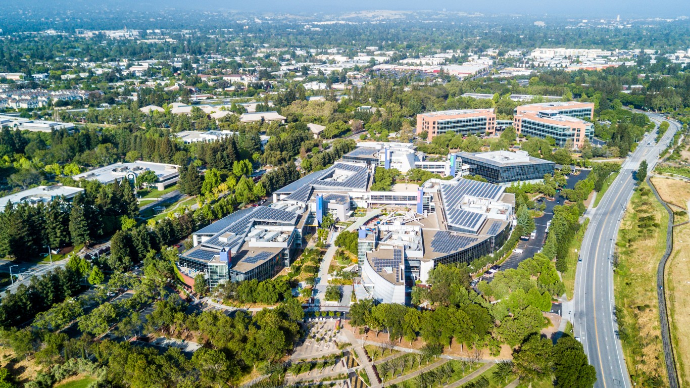 Alphabet's Rapid Cloud Expansion AI Wins Matter But I Keep Buying For Something Else