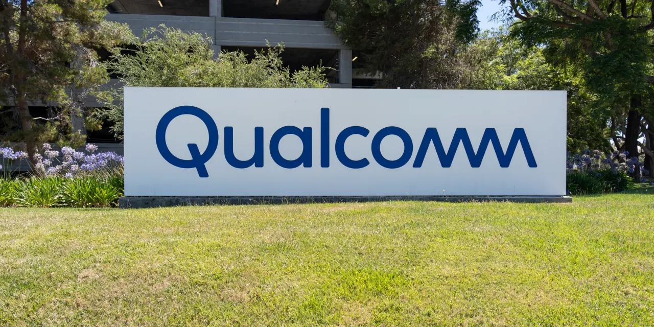 Qualcomm’s stock falls as memory constraints hit outlook