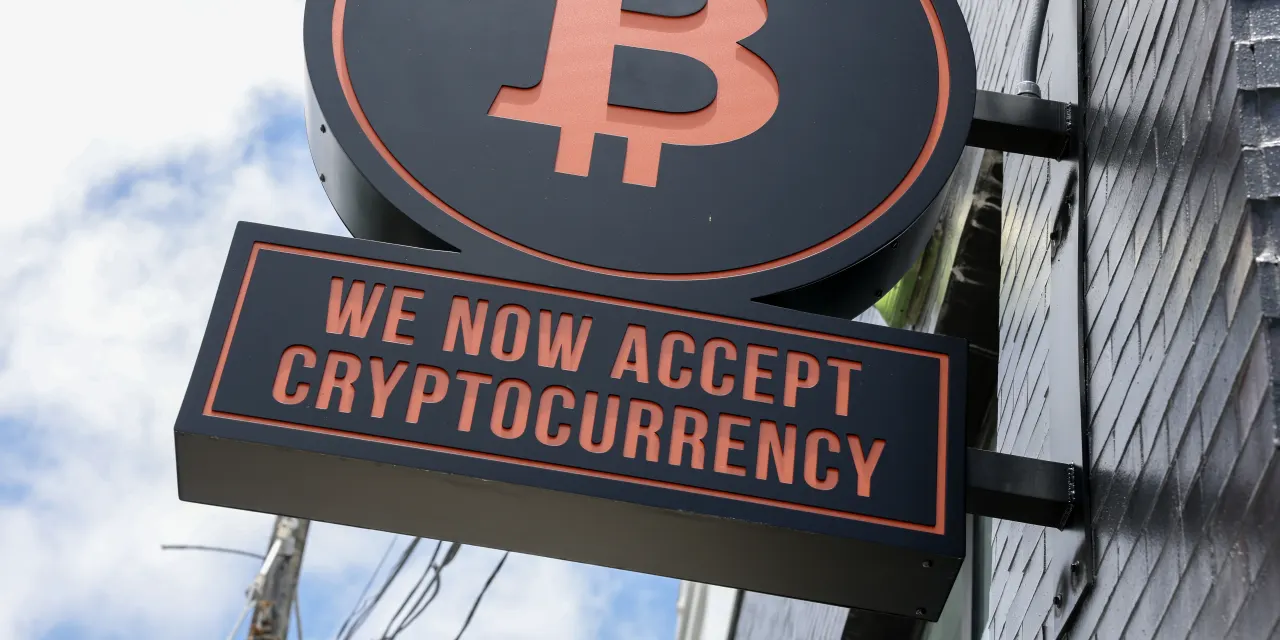 Bitcoin Heads for Best Week Since 2024 as Trump-Fueled Crypto Rally Rages On