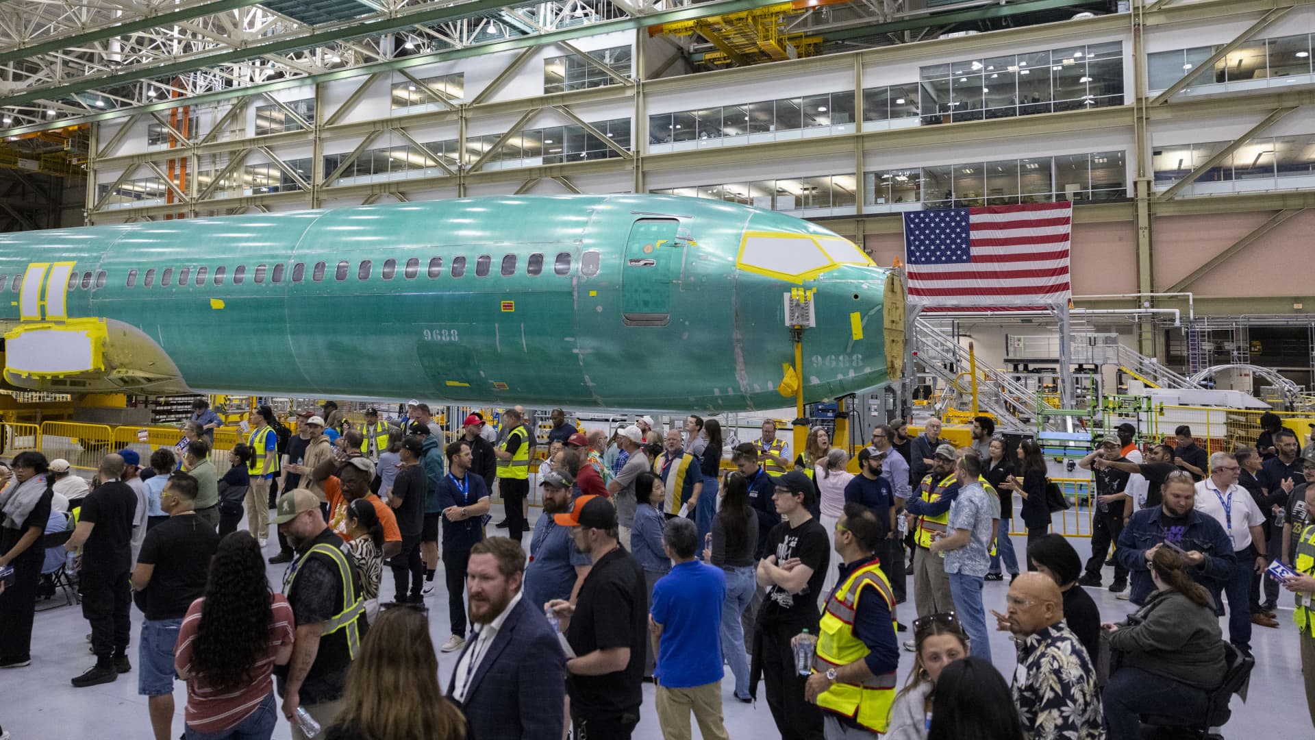United's next decision: What to do with all those Boeing 737 Max 10 seats it ordered years ago