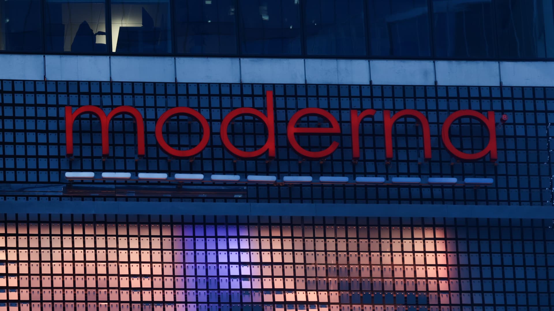 Moderna cuts high end of 2025 revenue outlook on vaccine shipment delay in U.K.
