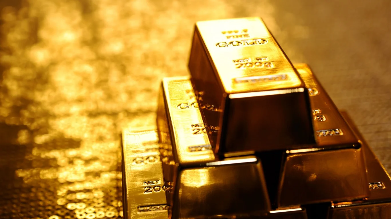 UBS Gold ETN Trades Upside for Monthly Checks as Bullion Surges