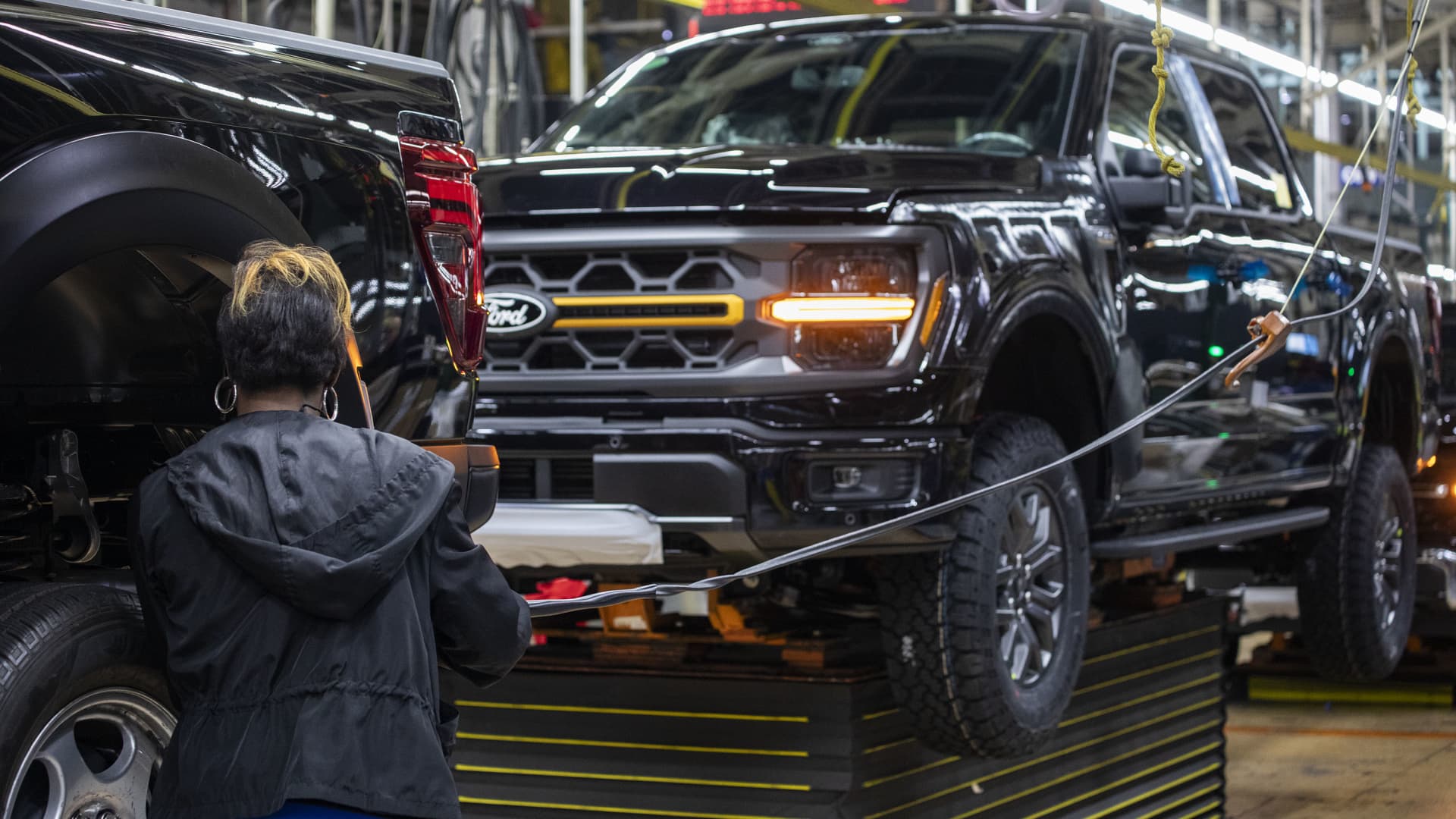 Ford's October vehicle sales increase 15.2% from subdued levels due to labor strike in 2023