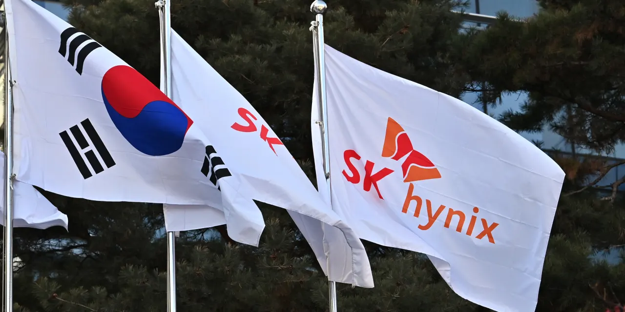 What SK Hynix’s $29 Billion Nasdaq Listing Plan Means for Micron Stock