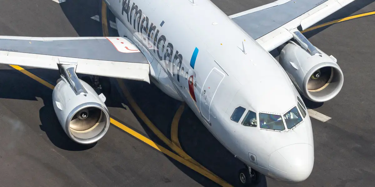 American Airlines Passenger Arrested, Accusing of Attacking Staff ... - Business Insider
