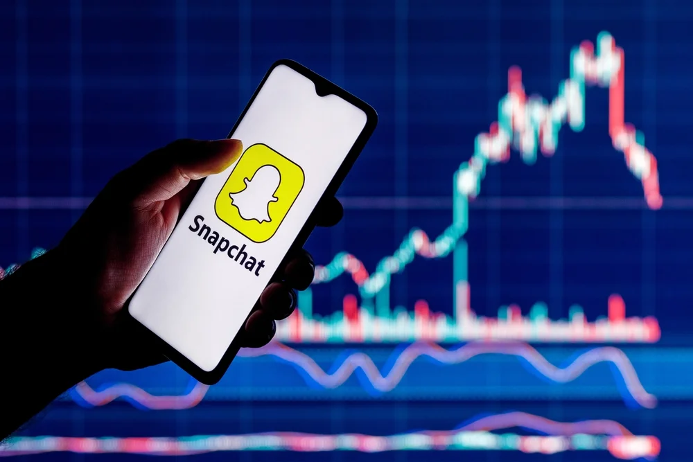 Why Snap And Pinterest Shares Are Moving Lower Thursday - Snap - Benzinga