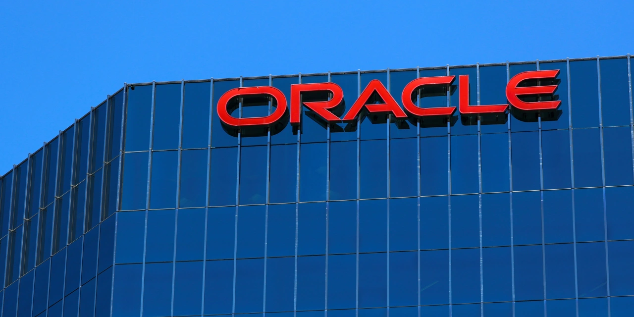Oracle Raises 2027 Sales Outlook Amid AI Demand, Restructuring