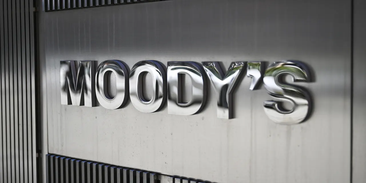 Moody’s Warns of Recession Risk if Oil Prices Stay Elevated