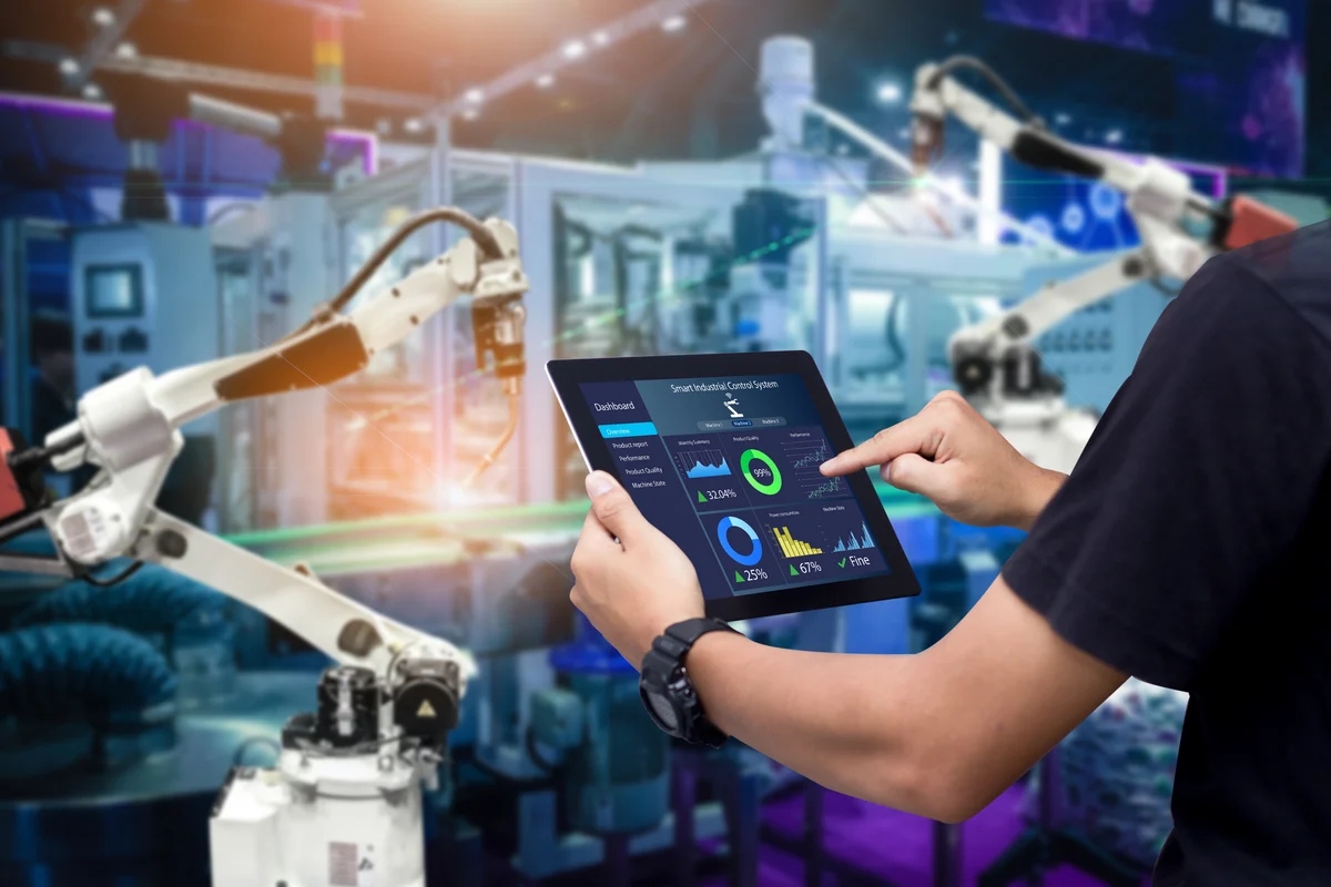 Should You Buy Medtronic Stock as Its Hugo Surgical Robot Gains Ground?