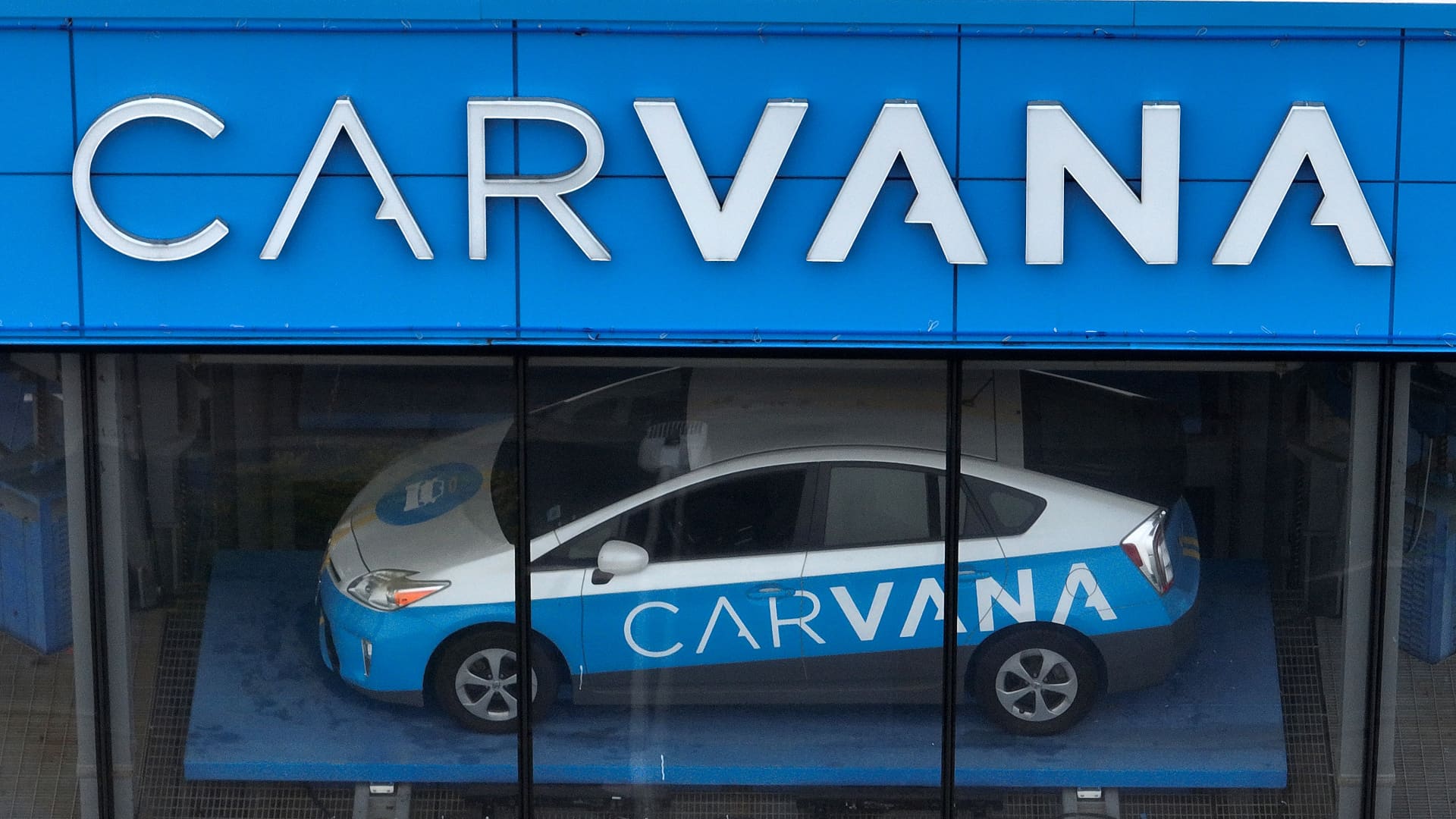 Carvana stock pops as used car retailer reports record first-quarter results