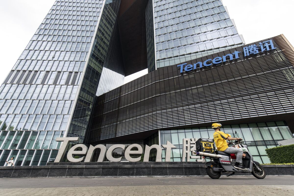 Tencent Shares Climb Most in Months as Blockbuster Debuts Early - Bloomberg