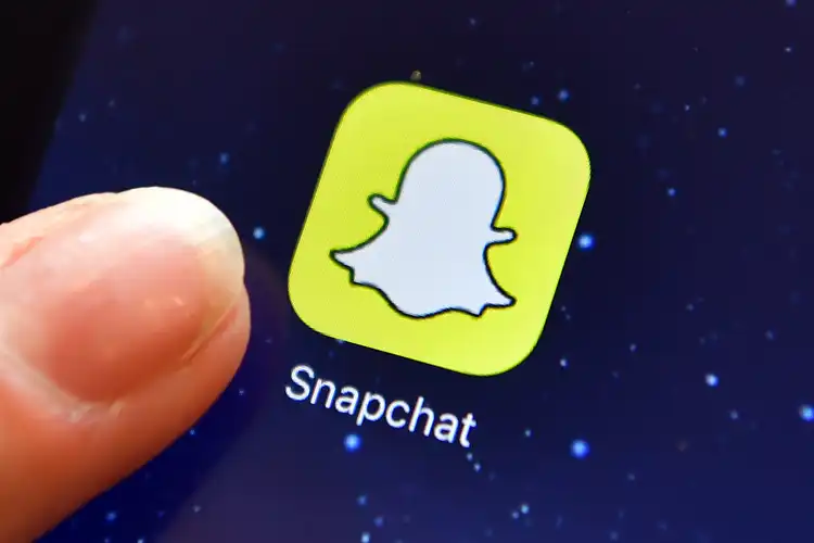 Snap sees up to 18% revenue growth in current quarter - Seeking Alpha