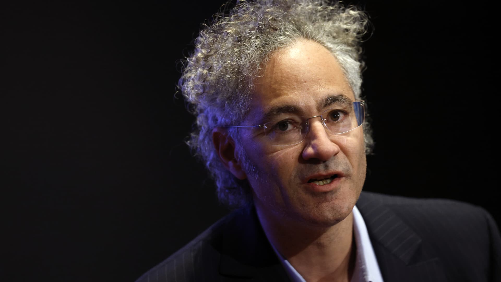 Palantir tops $1 billion in revenue for the first time, boosts guidance