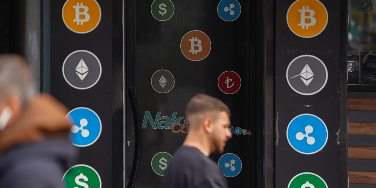 Trump Meets With Senators in Last Push for Clarity Act. Why It Matters for Coinbase.