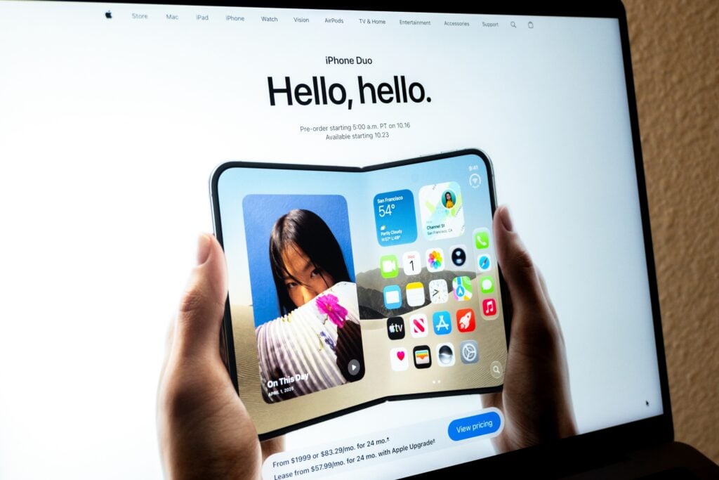 Apple’s iPhone Duo Launch Lines Surprise Gene Munster, Who Sees 20 Million Units and $8 Billion Revenue Boost; Tim Cook Says, ‘Welcome to the World’