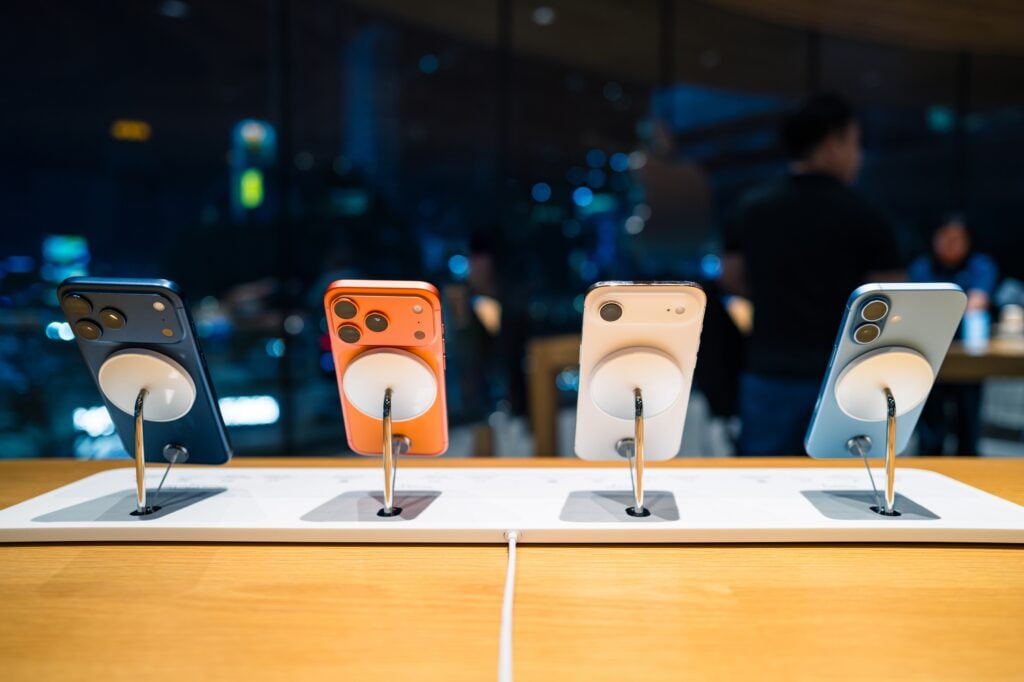 Apple Gives Siri AI Makeover With iOS 27, Caps Usage; Gene Munster Flags 'Way to Long, 5-15 Seconds' Response Time