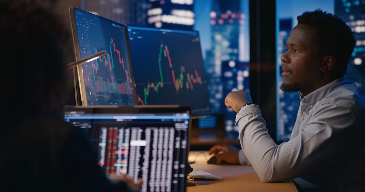 PayPal vs. SoFi Technologies: Which Financial Stock Is a Better Buy in 2026?