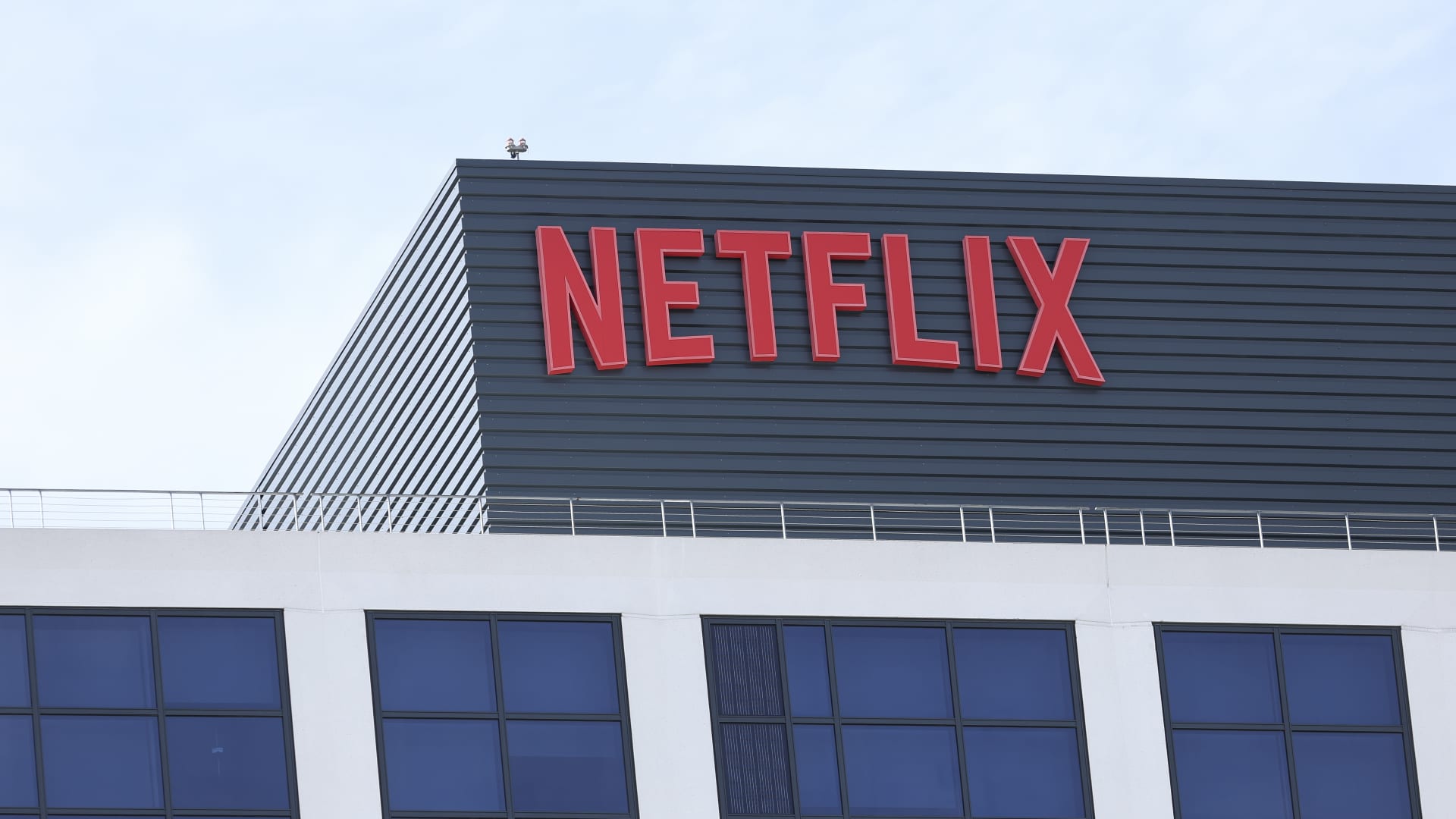 Netflix reports earnings after the bell. Here's what to expect