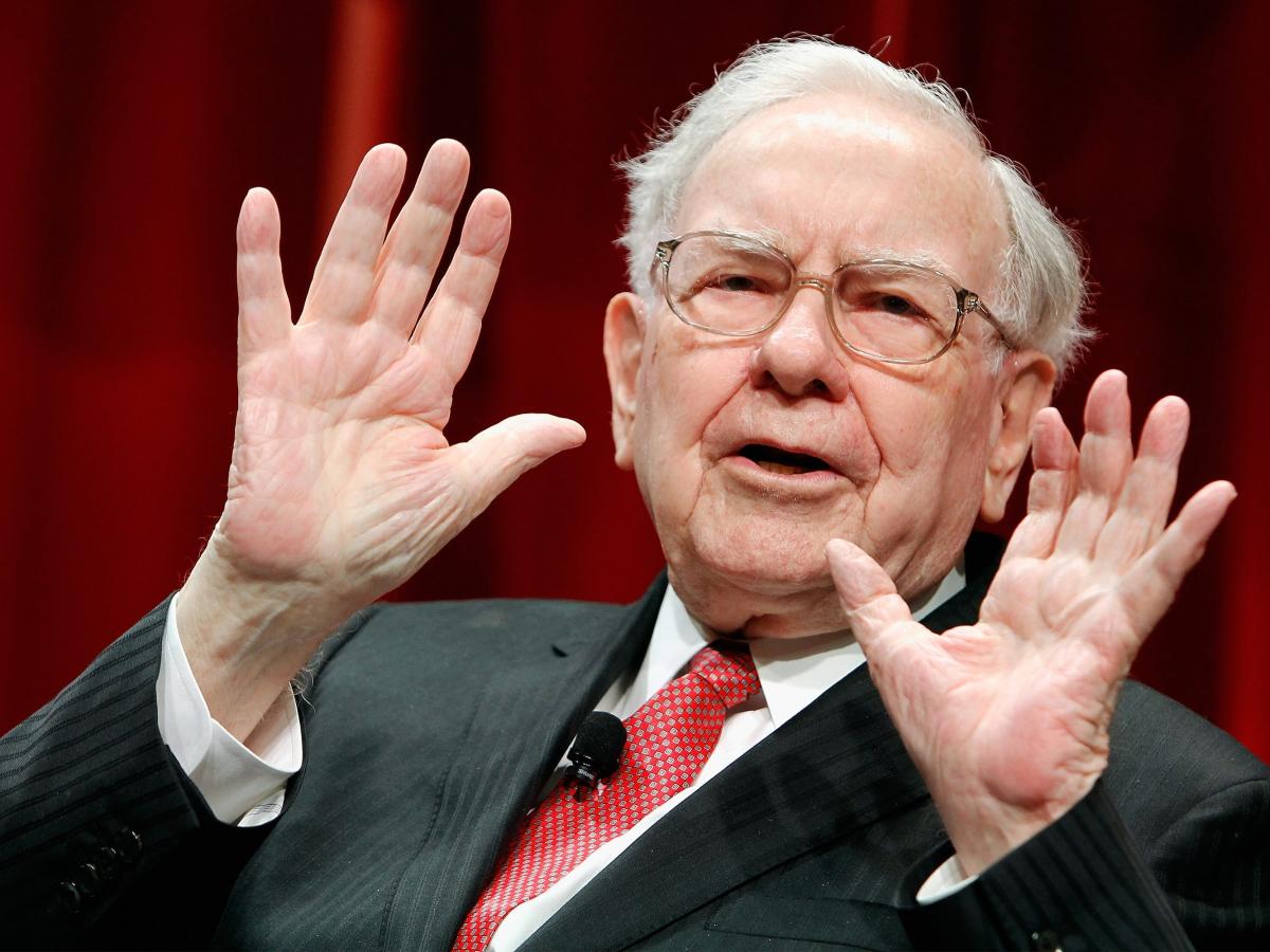 Warren Buffett's $168 billion cash pile signals he expects stocks to slide and a recession to strike, says top economist ... - Yahoo Finance