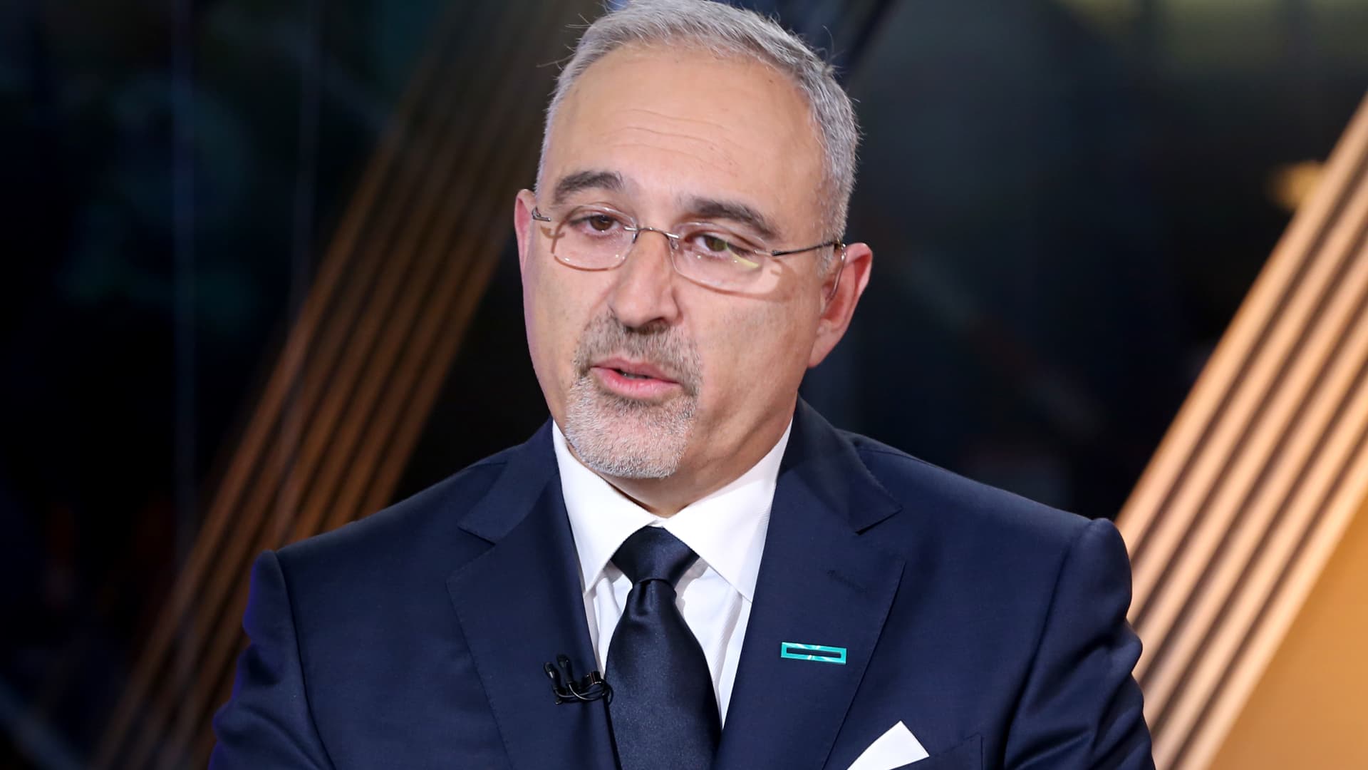 HPE stock sinks 10% on weak guidance for fiscal 2026